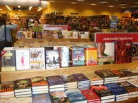 Robin's book on the Noteworthy table at Borders!